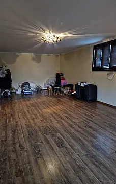 Satılır 8 otaqlı həyət evi 380 m²
