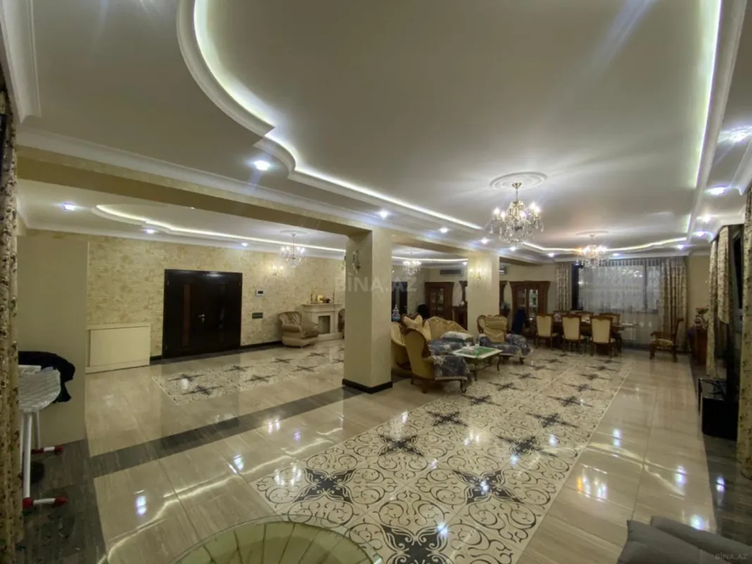 Satılır 8 otaqlı həyət evi 380 m²
