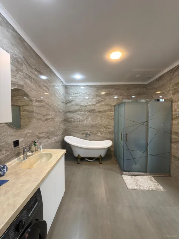 Satılır 5 otaqlı həyət evi 350 m²