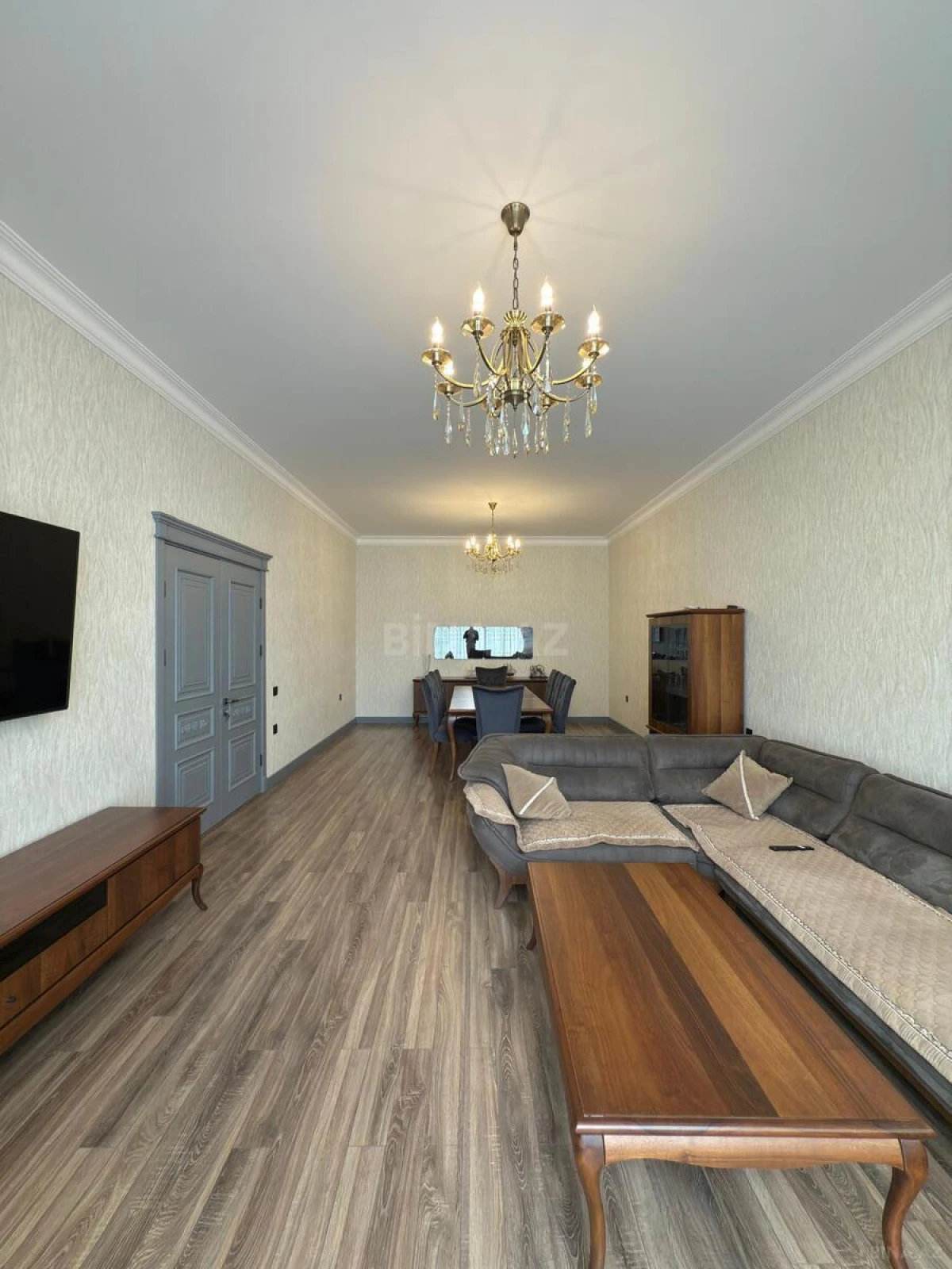 Satılır 5 otaqlı həyət evi 350 m²