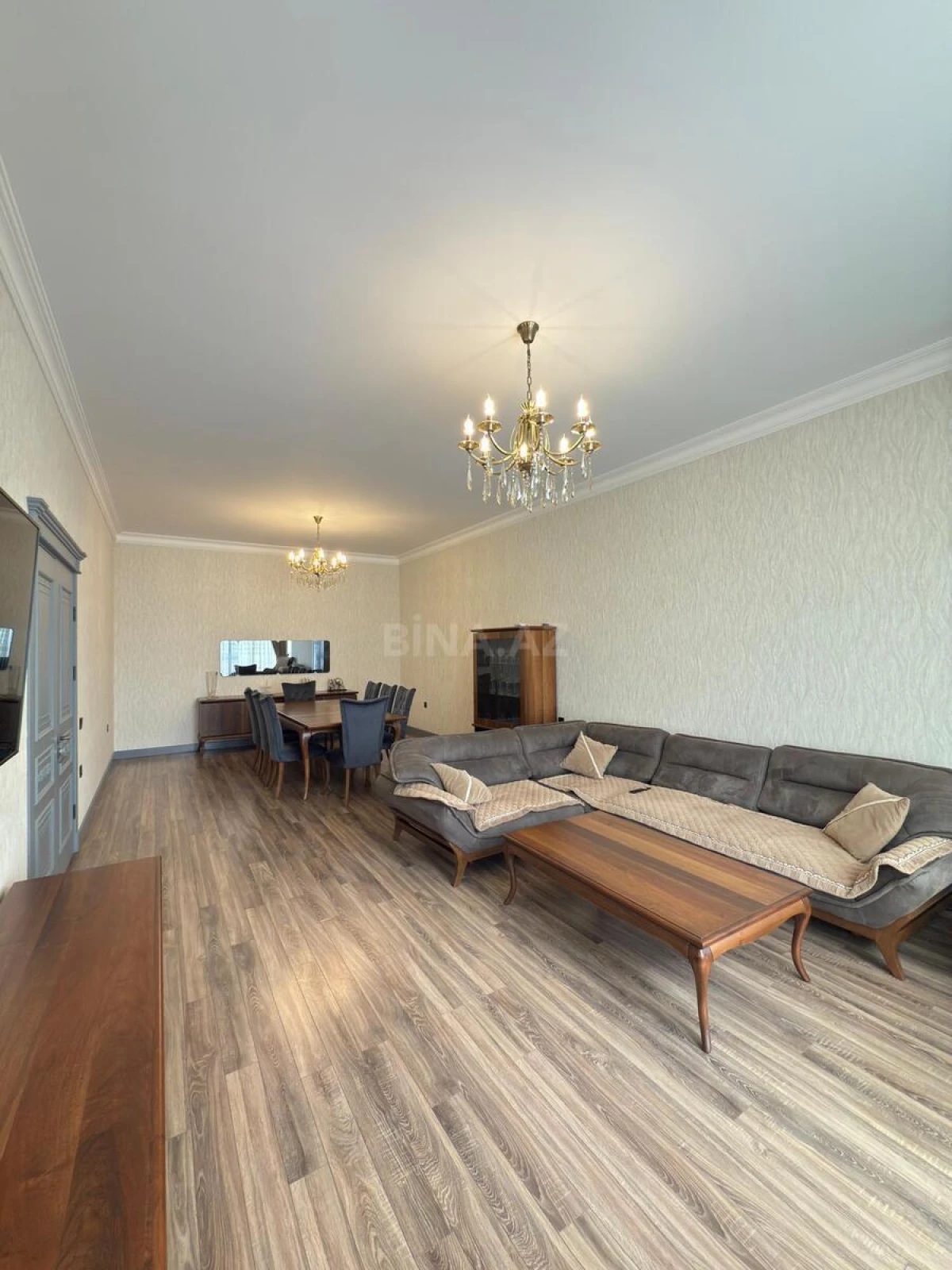 Satılır 5 otaqlı həyət evi 350 m²