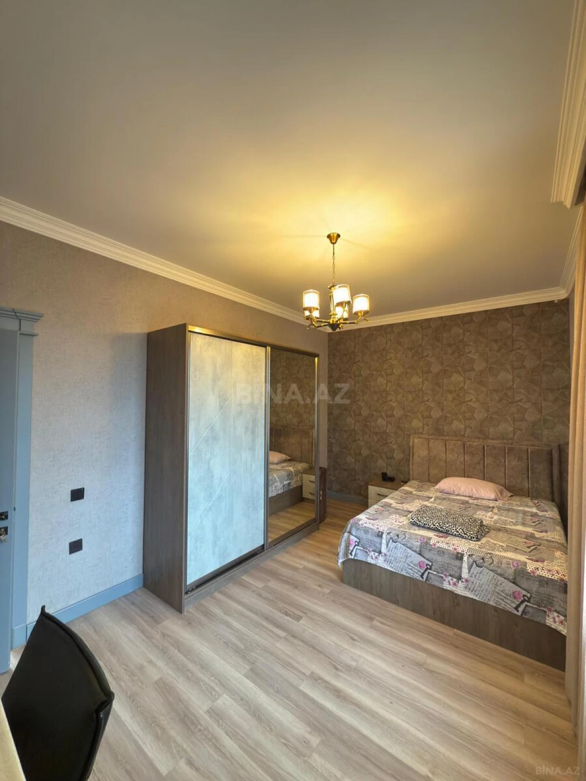 Satılır 5 otaqlı həyət evi 350 m²