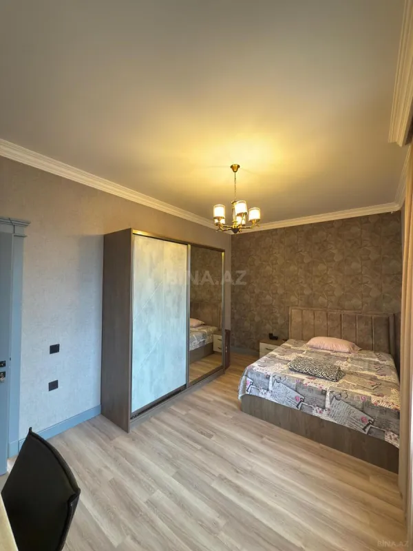 Satılır 5 otaqlı həyət evi 350 m²