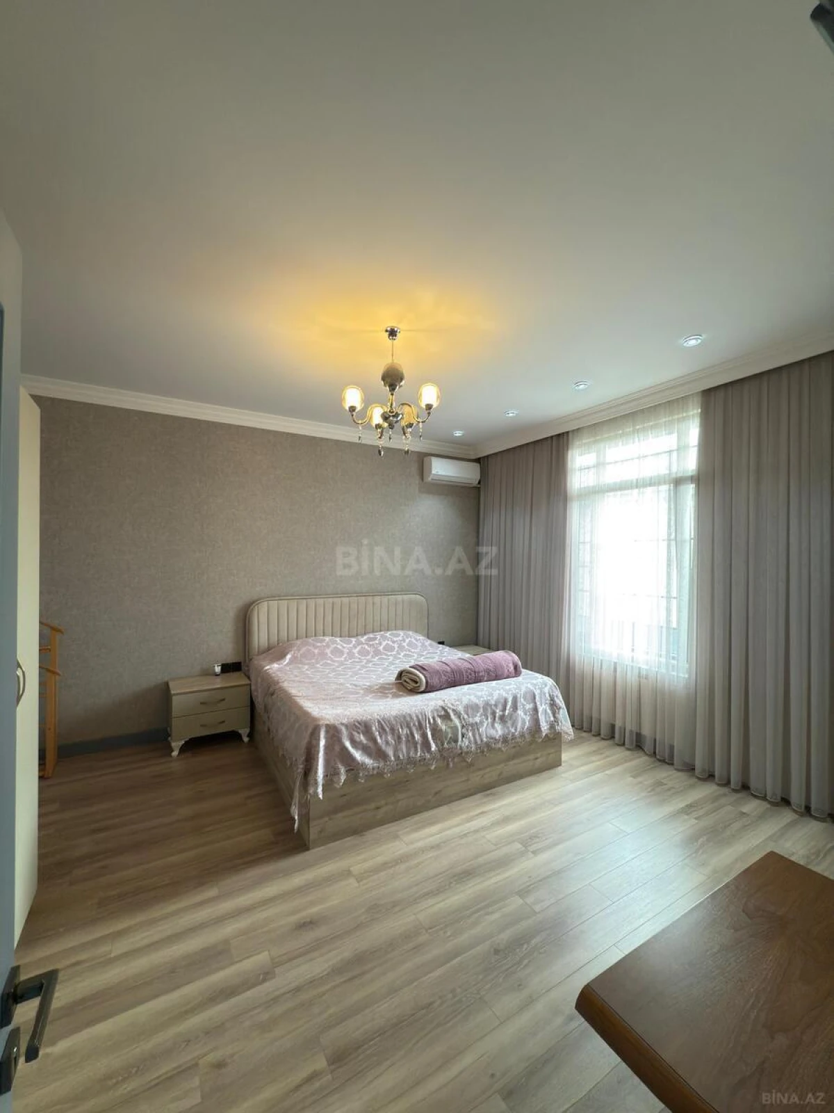 Satılır 5 otaqlı həyət evi 350 m²