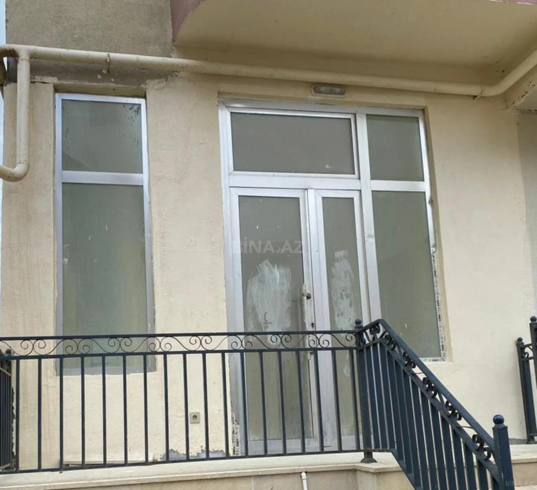 Satılır obyekt 100 m²