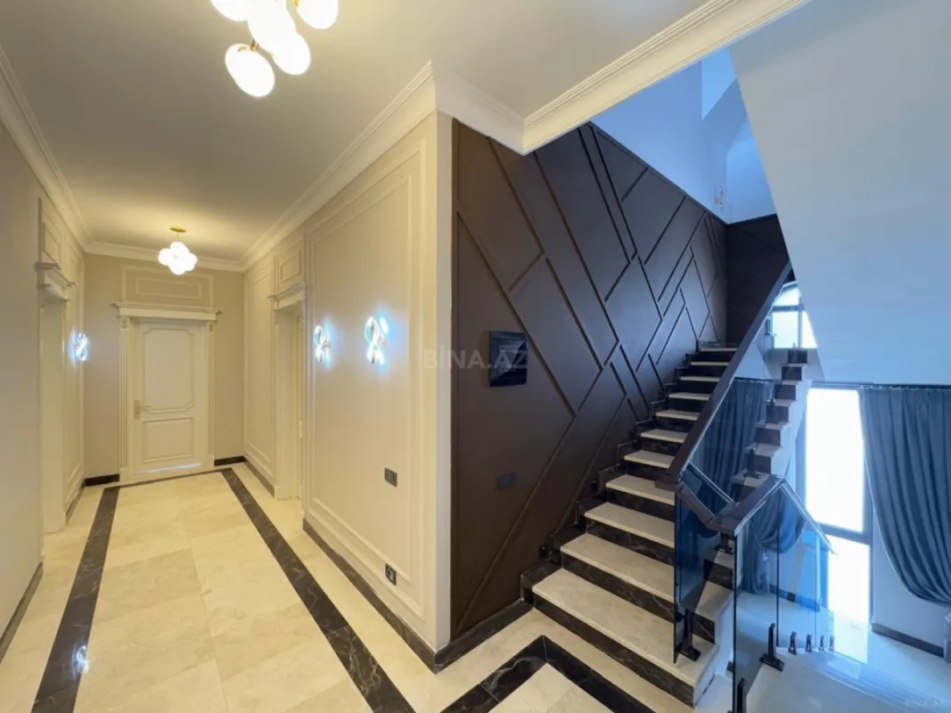 Satılır 6 otaqlı həyət evi 450 m²