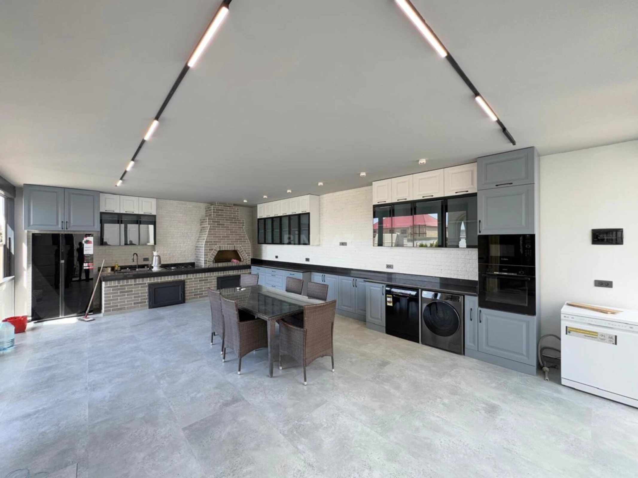 Satılır 6 otaqlı həyət evi 450 m²