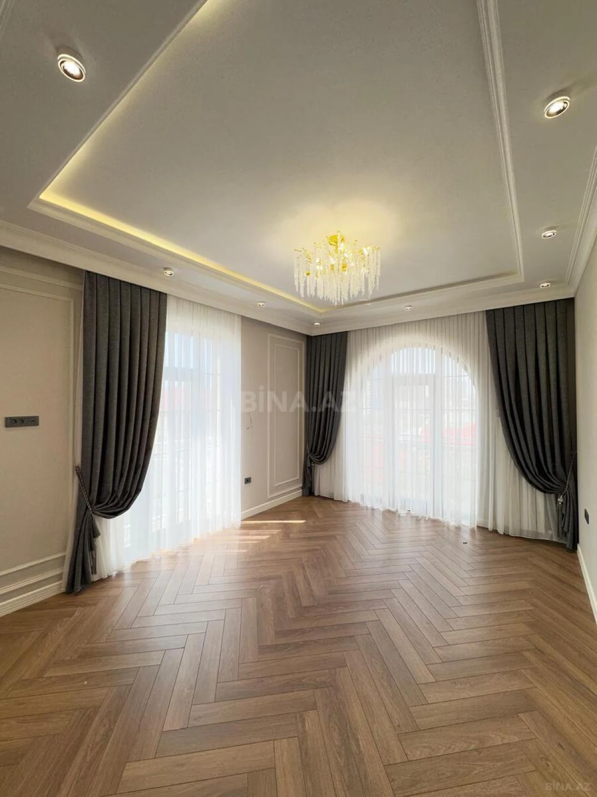 Satılır 6 otaqlı həyət evi 450 m²
