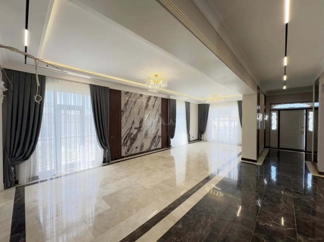 Satılır 6 otaqlı həyət evi 450 m²