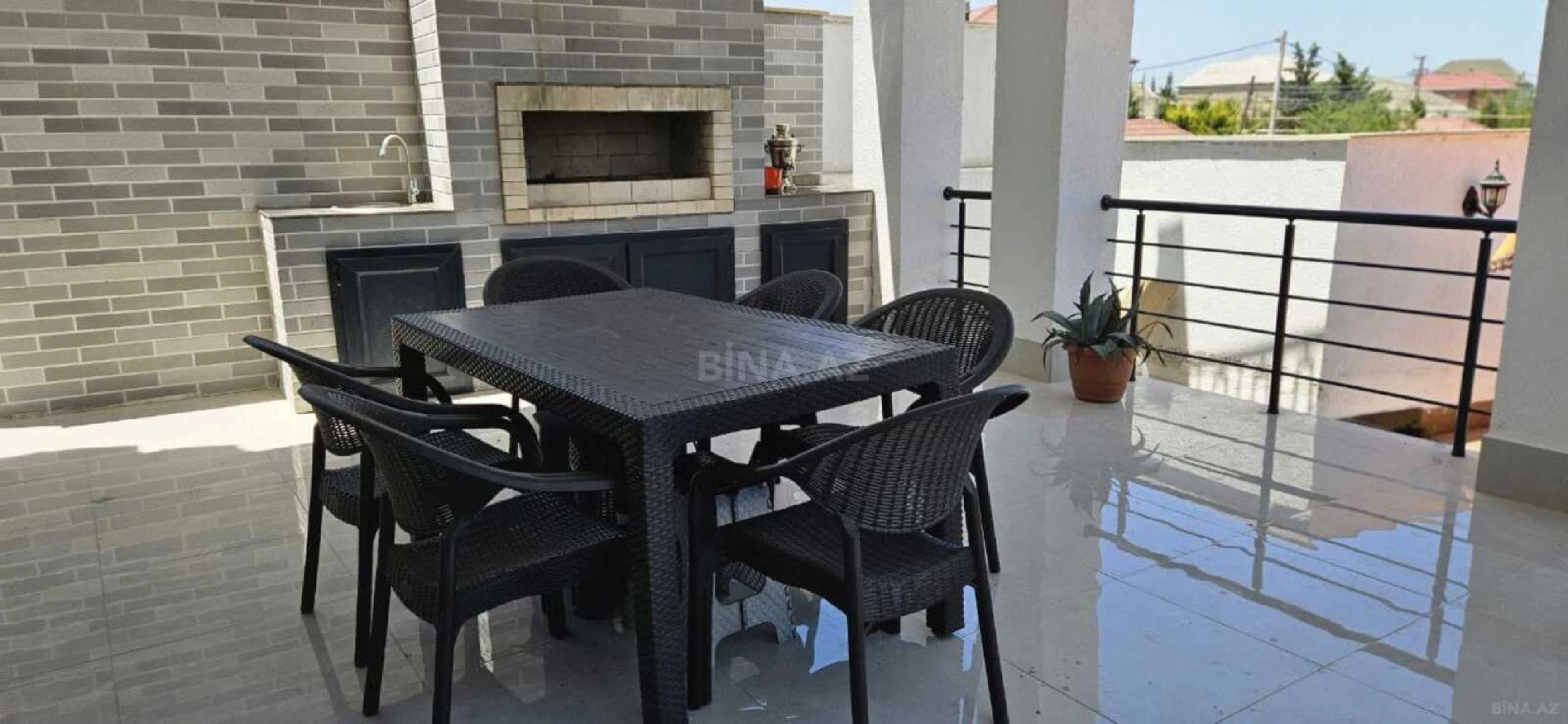 Satılır 5 otaqlı həyət evi 250 m²