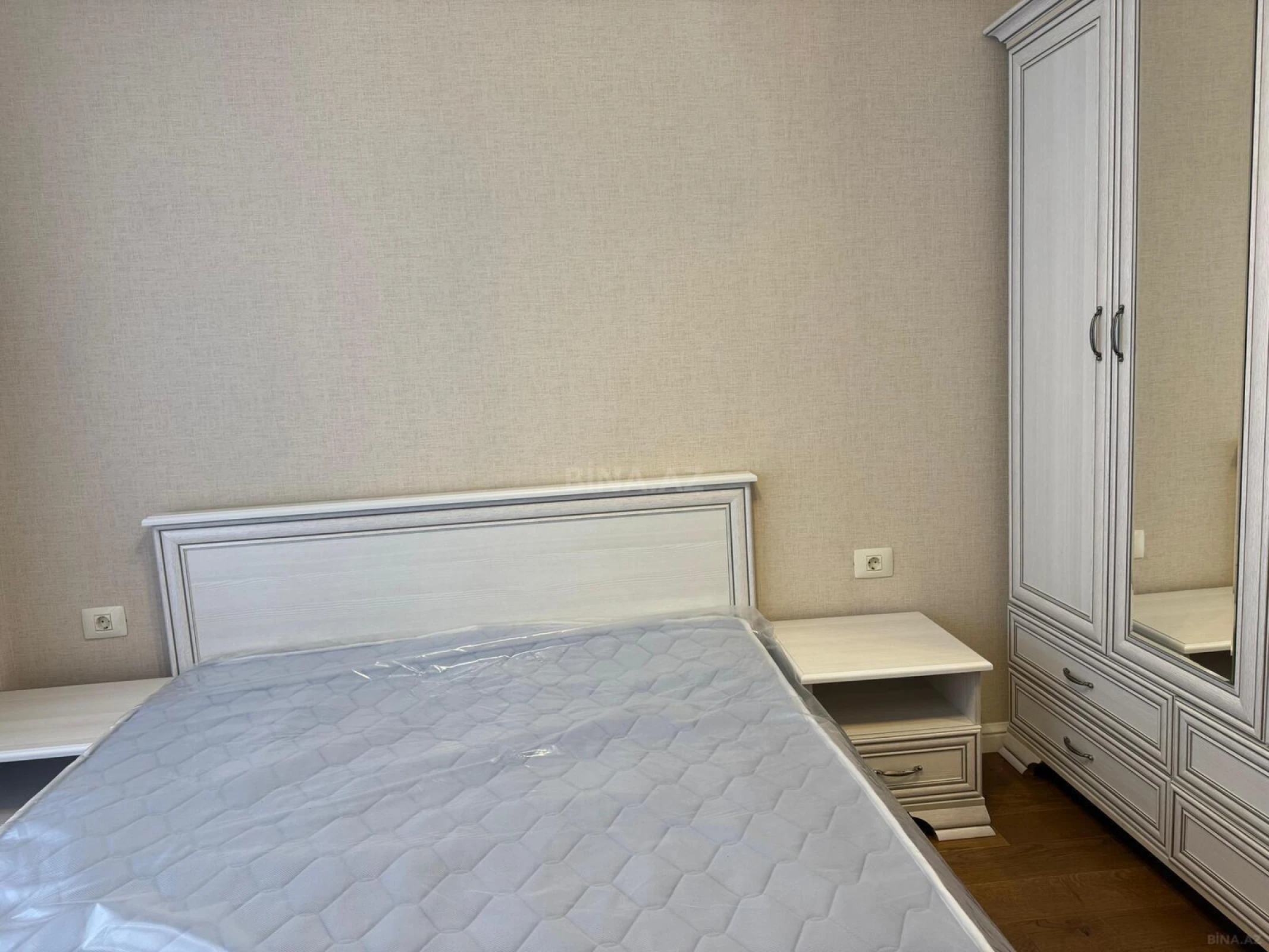 Kirayə verilir 2 otaqlı mənzil 60 m²