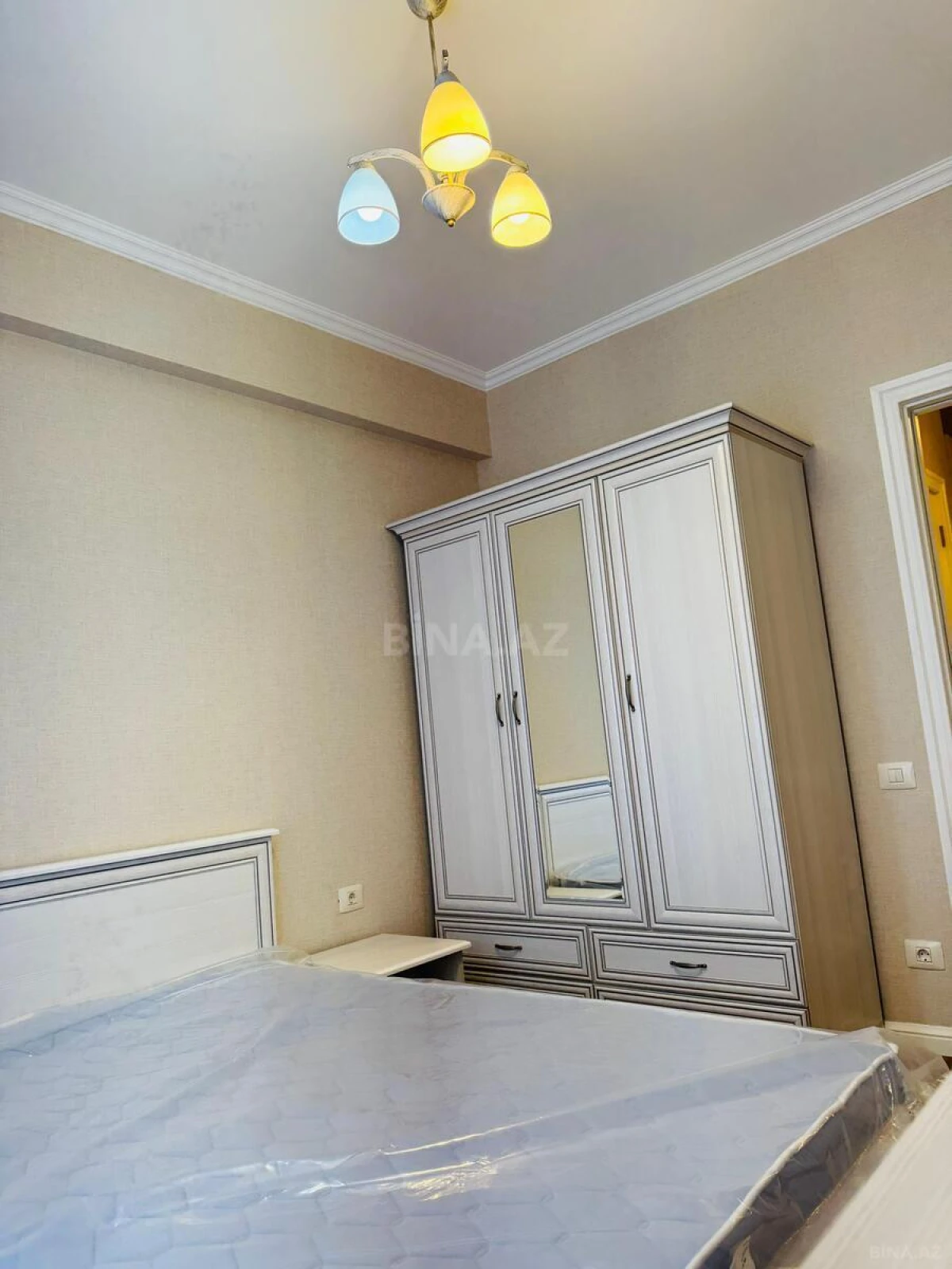 Kirayə verilir 2 otaqlı mənzil 60 m²