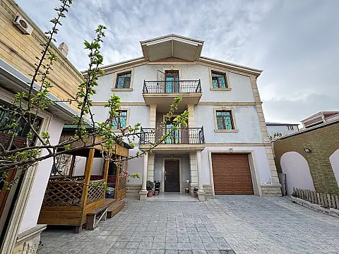Satılır 7 otaqlı həyət evi 330 m²