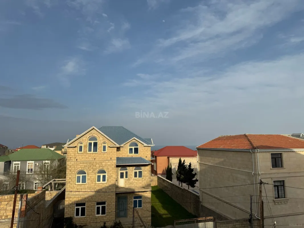 Satılır 7 otaqlı həyət evi 330 m²