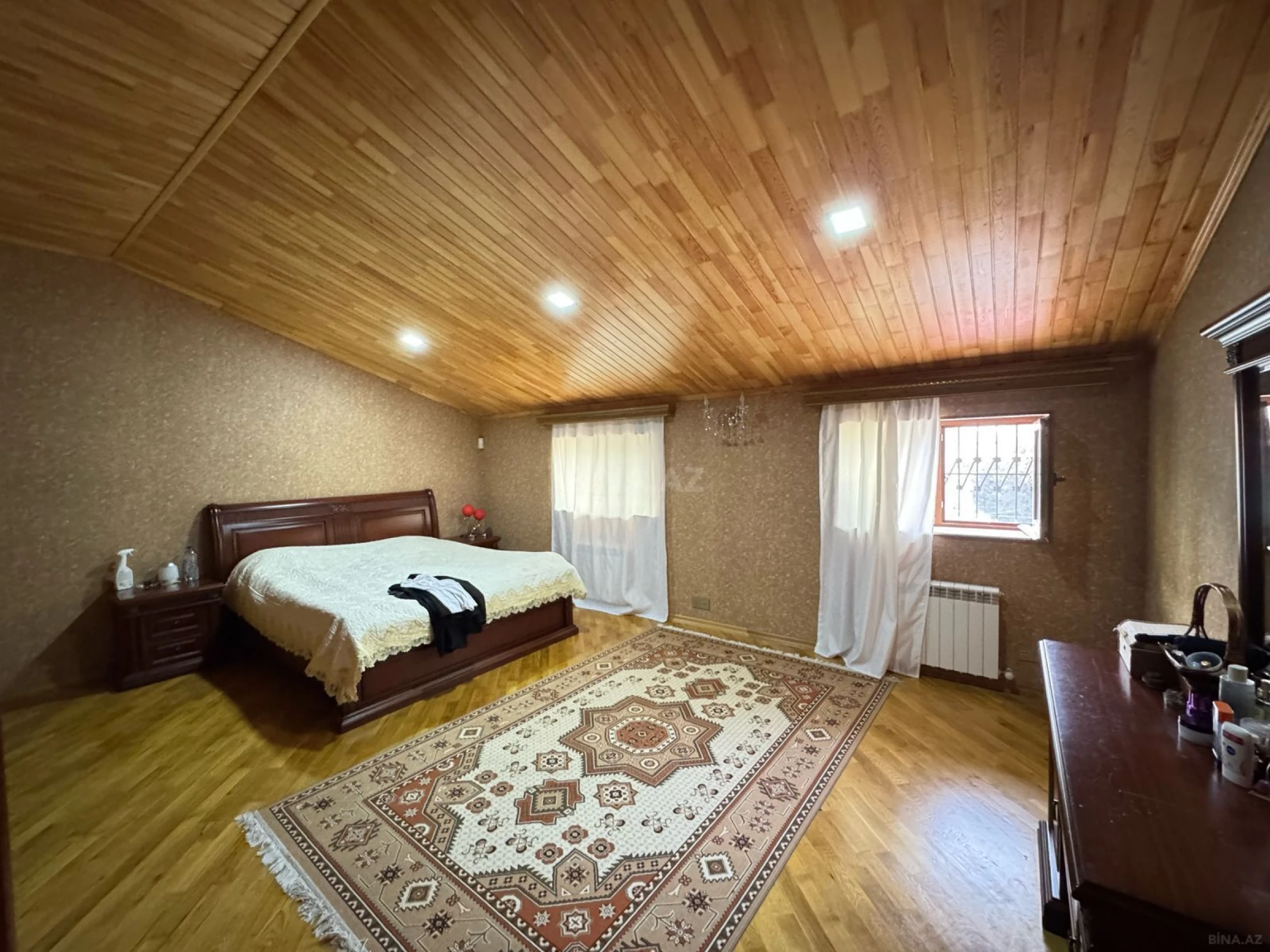 Satılır 7 otaqlı həyət evi 330 m²