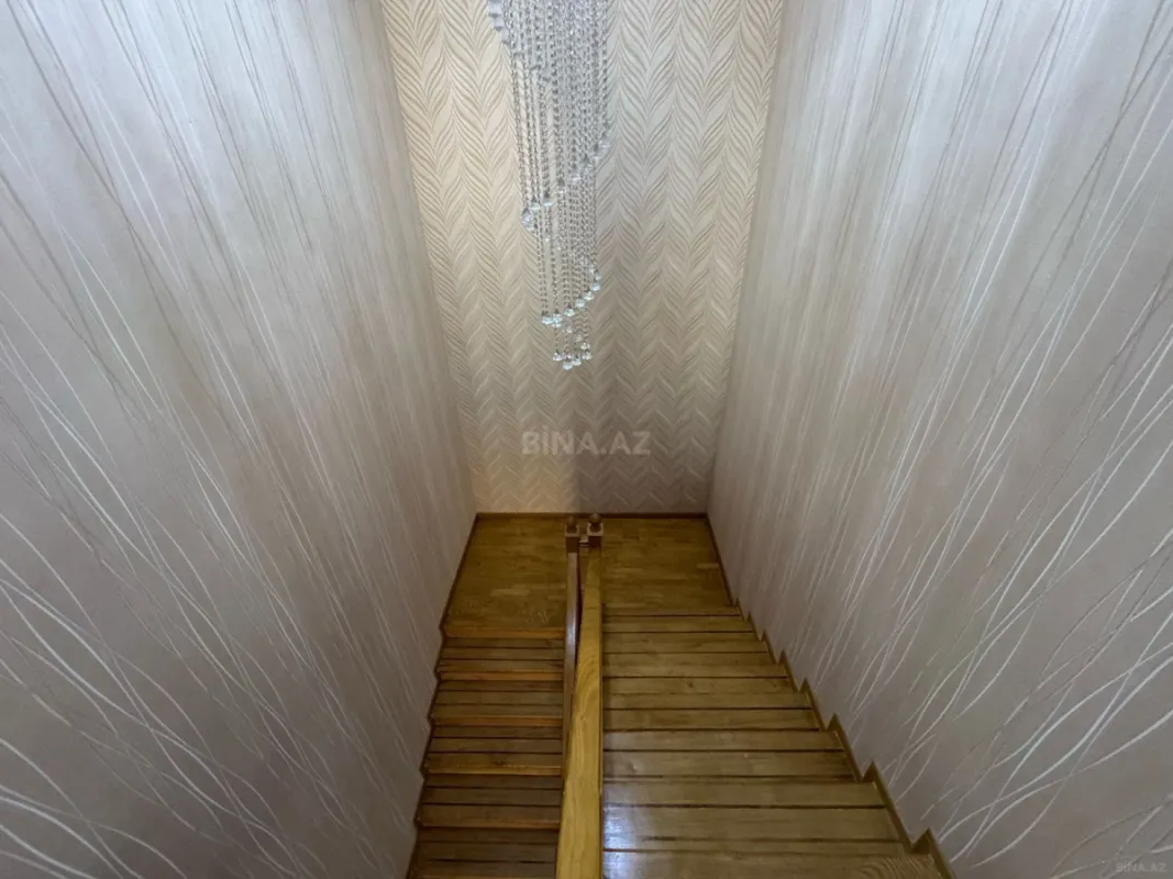 Satılır 7 otaqlı həyət evi 330 m²