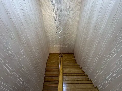 Satılır 7 otaqlı həyət evi 330 m²