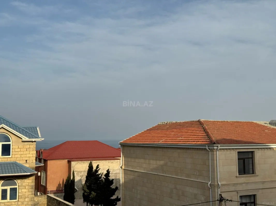 Satılır 7 otaqlı həyət evi 330 m²