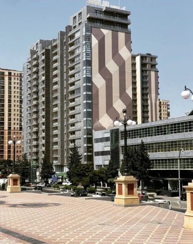 Kirayə verilir 4 otaqlı mənzil 220 m²