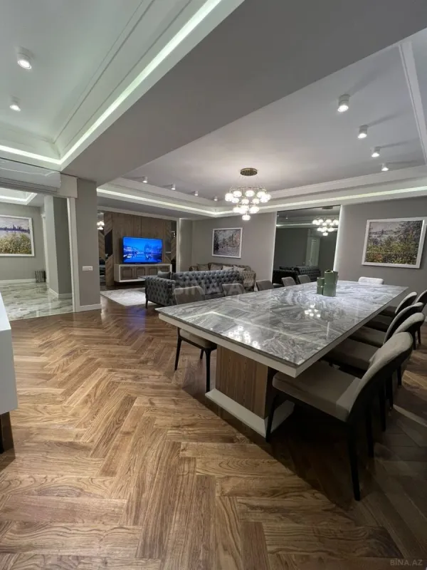 Kirayə verilir 4 otaqlı mənzil 220 m²