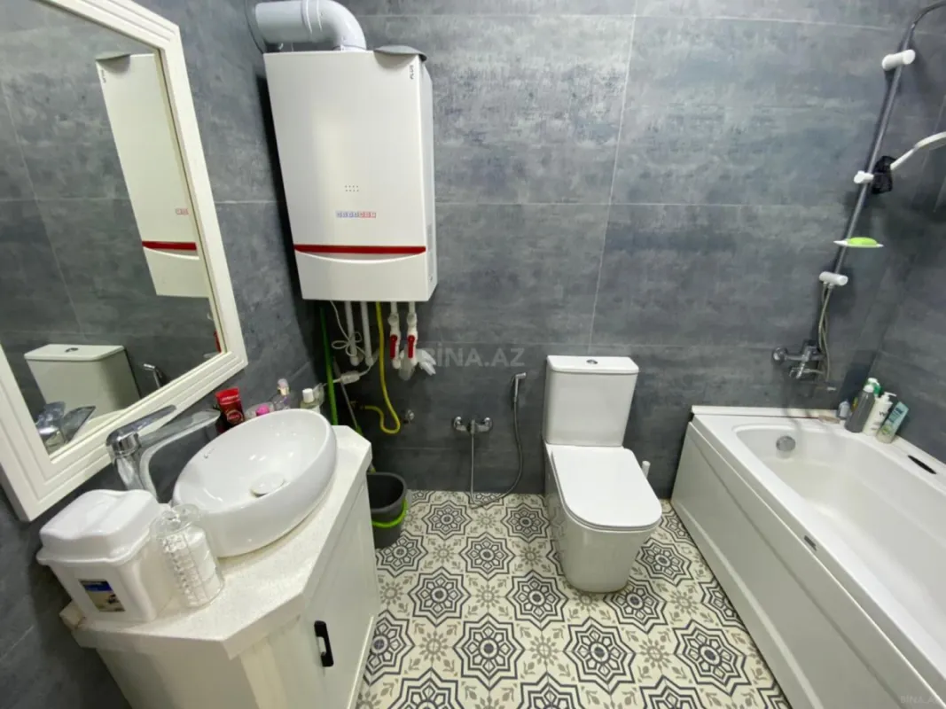 Satılır 7 otaqlı həyət evi 350 m²