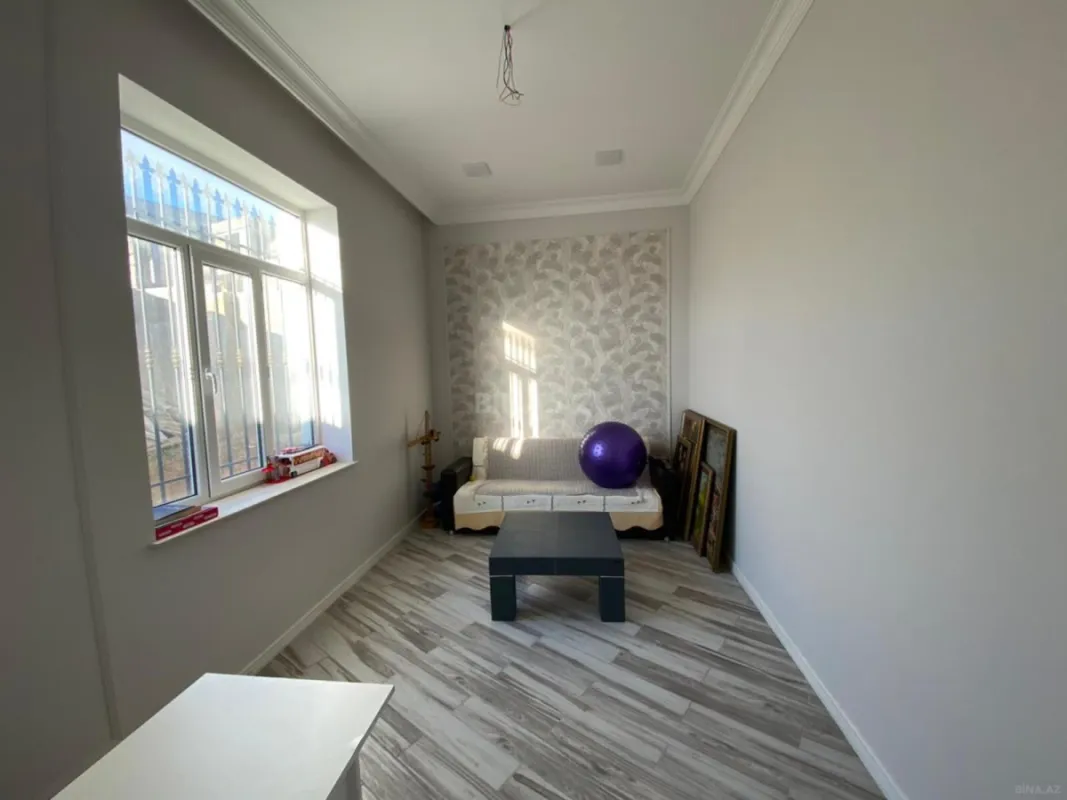 Satılır 7 otaqlı həyət evi 350 m²
