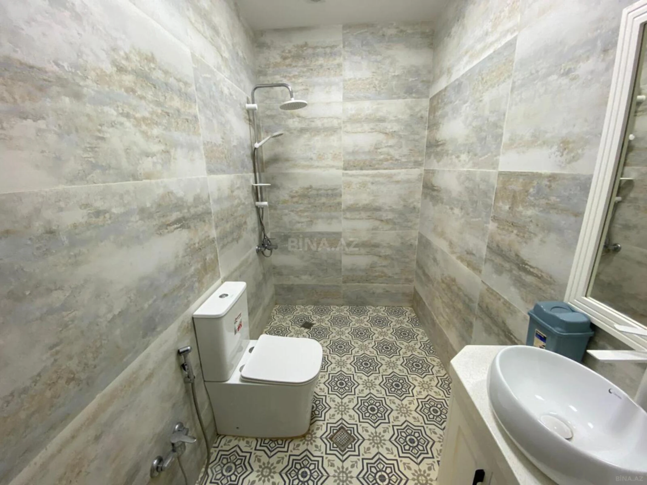 Satılır 7 otaqlı həyət evi 350 m²