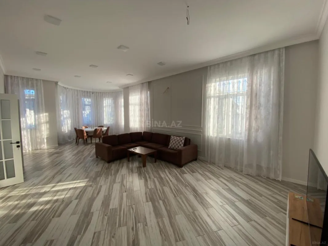 Satılır 7 otaqlı həyət evi 350 m²