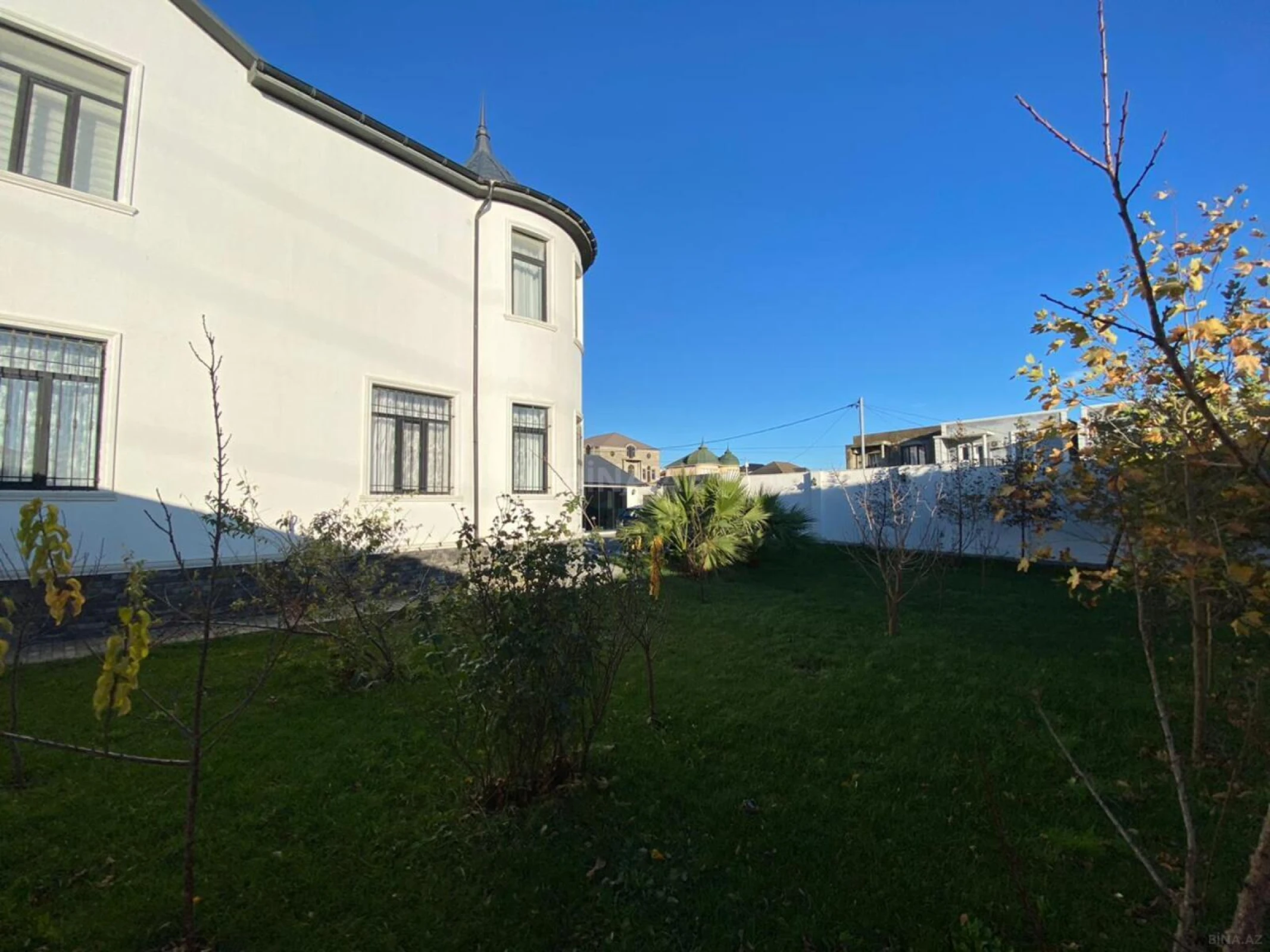 Satılır 7 otaqlı həyət evi 350 m²