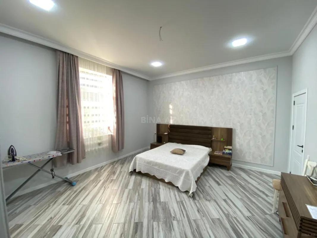 Satılır 7 otaqlı həyət evi 350 m²