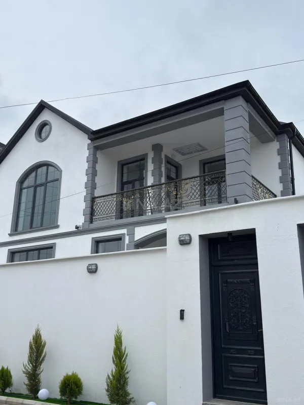 Satılır 4 otaqlı həyət evi 270 m²