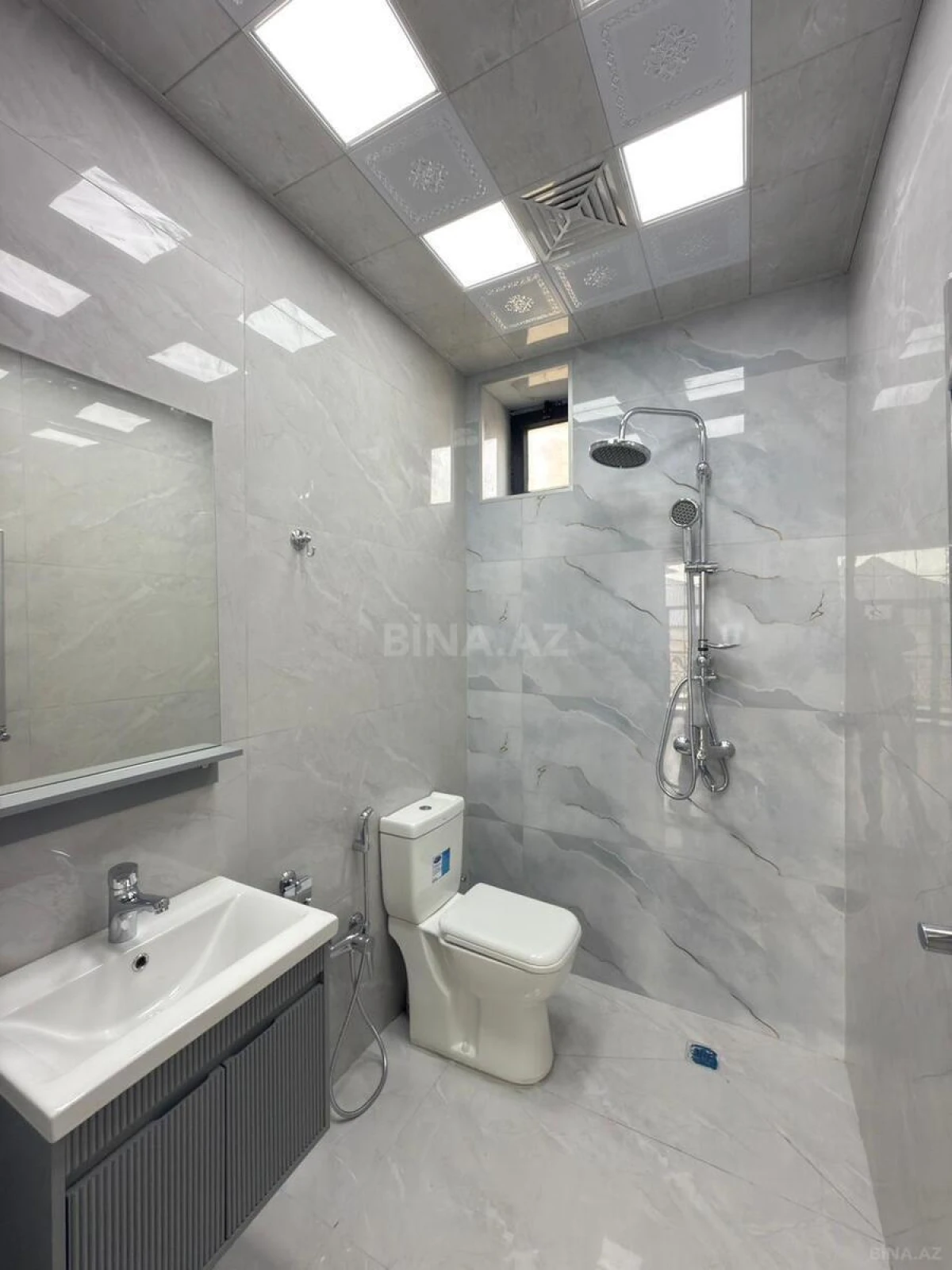 Satılır 4 otaqlı həyət evi 270 m²