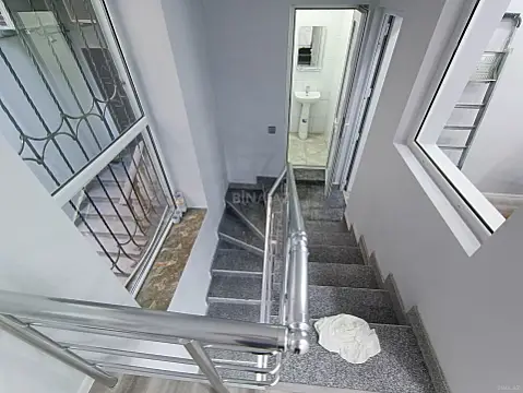 Kirayə verilir 3 otaqlı ofis 160 m²