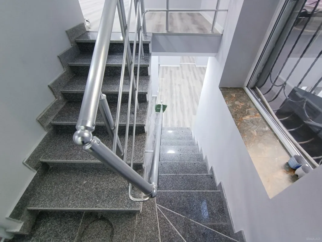 Kirayə verilir 3 otaqlı ofis 160 m²