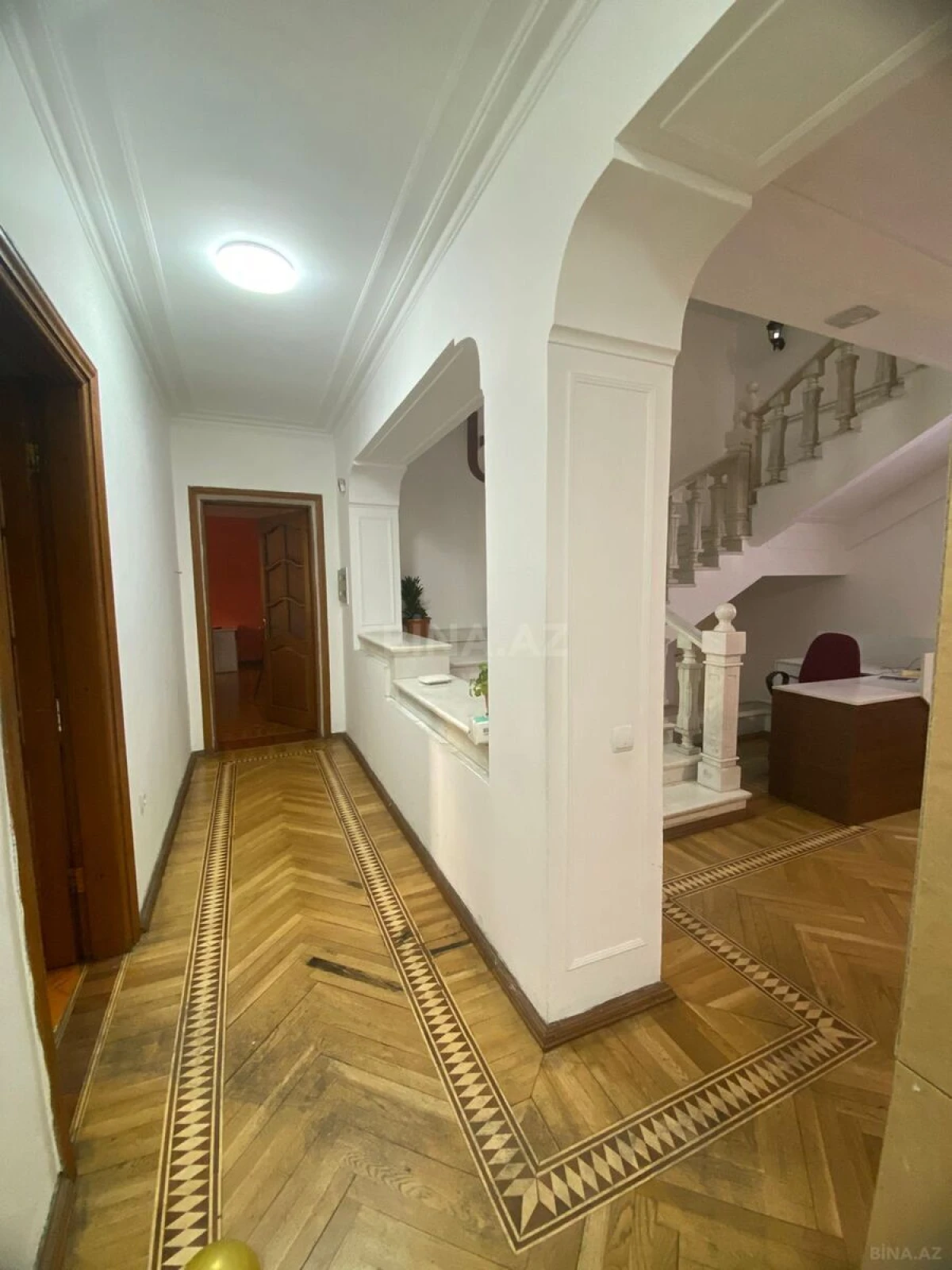 Kirayə verilir 10 otaqlı ofis 800 m²