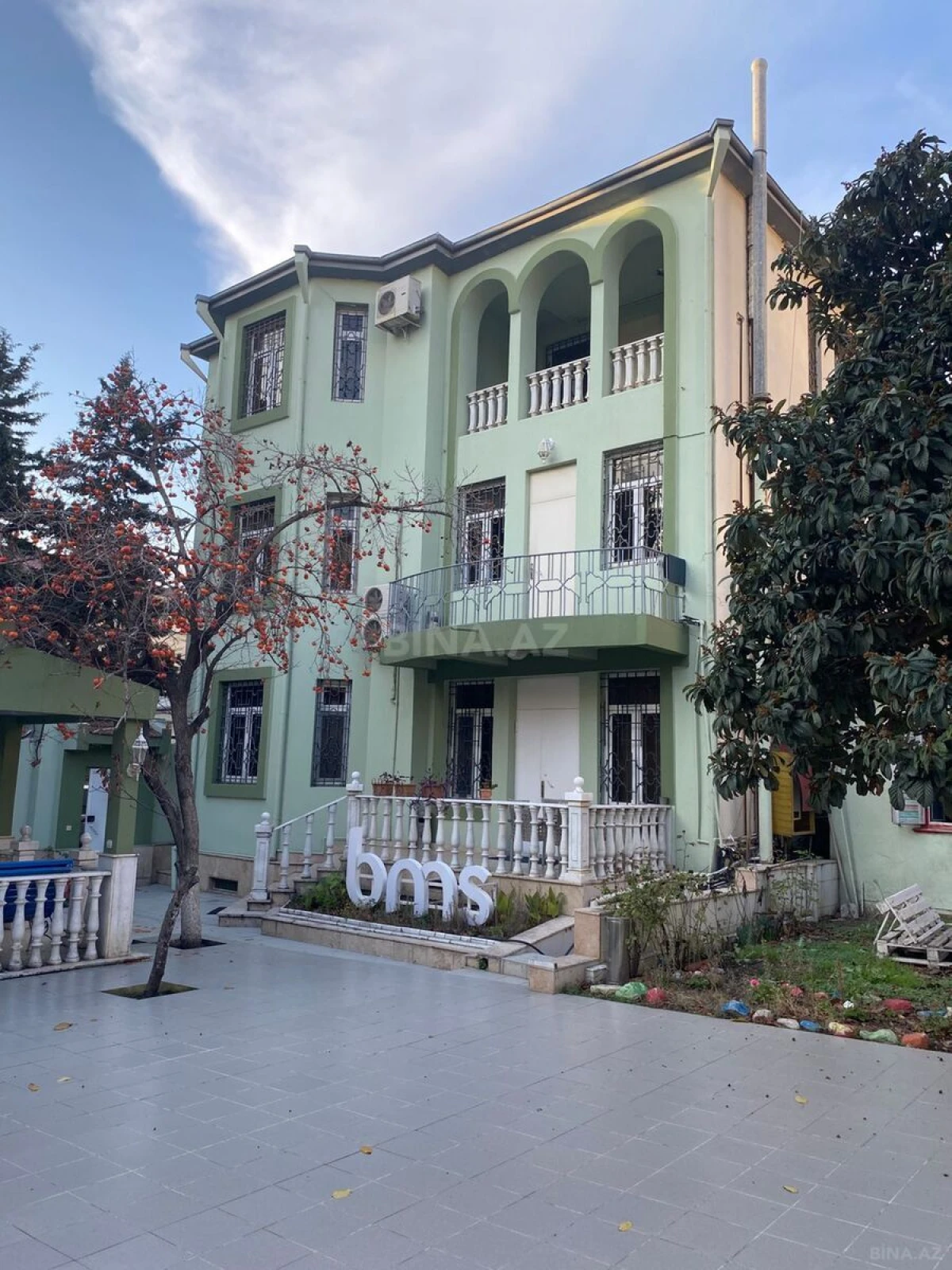 Kirayə verilir 10 otaqlı ofis 800 m²