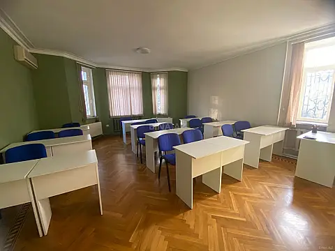Kirayə verilir 10 otaqlı ofis 800 m²
