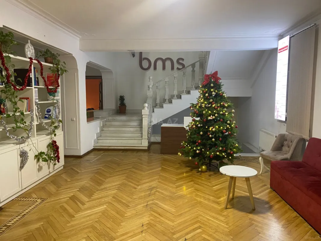 Kirayə verilir 10 otaqlı ofis 800 m²