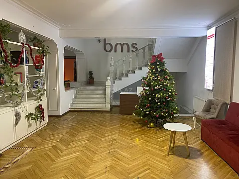 Kirayə verilir 10 otaqlı ofis 800 m²