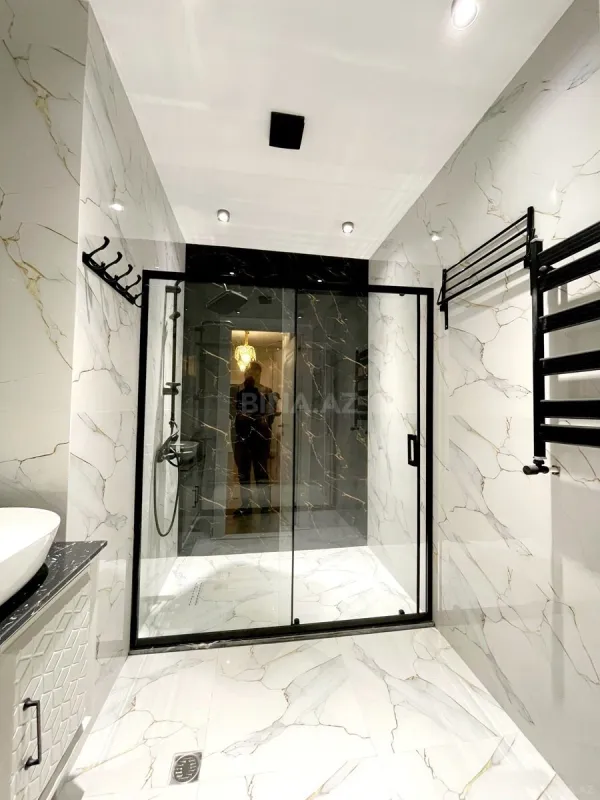 Satılır 3 otaqlı mənzil 140 m²