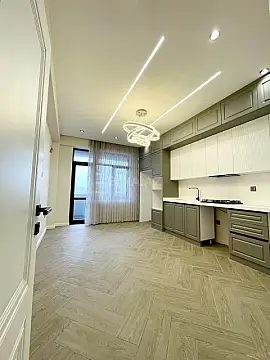 Satılır 3 otaqlı mənzil 140 m²
