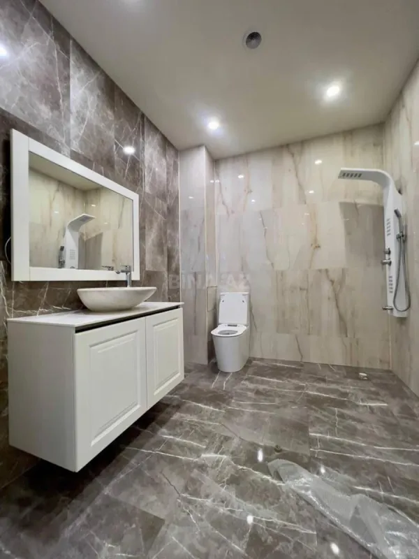 Satılır 6 otaqlı həyət evi 520 m²