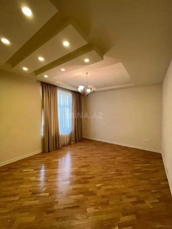 Satılır 6 otaqlı həyət evi 520 m²