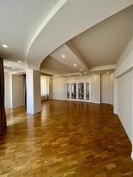 Satılır 6 otaqlı həyət evi 520 m²