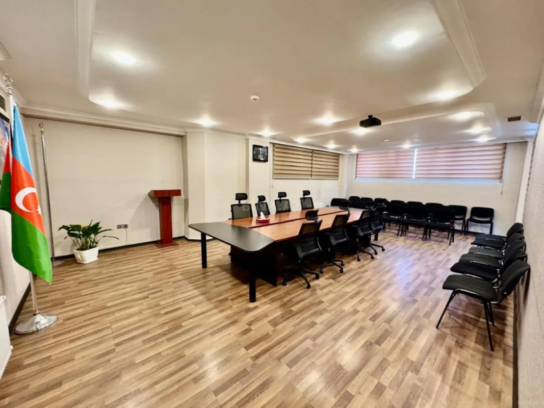 Kirayə verilir obyekt 2200 m²