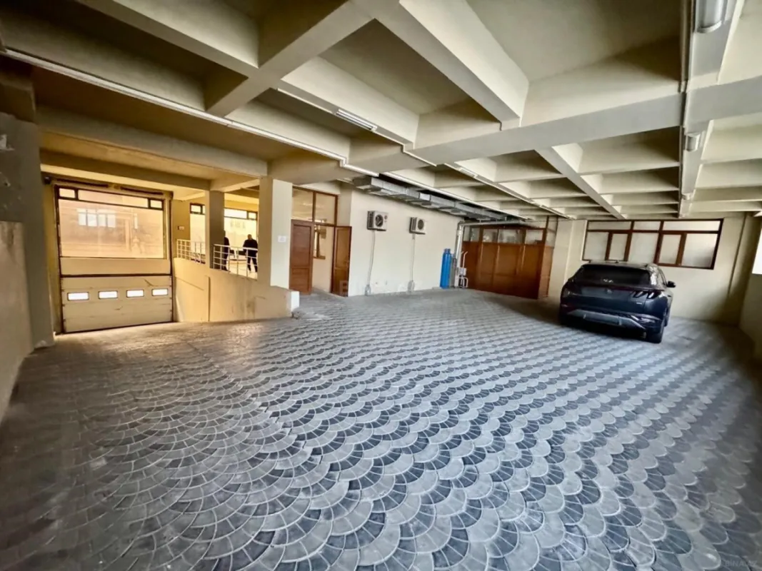Kirayə verilir obyekt 2200 m²