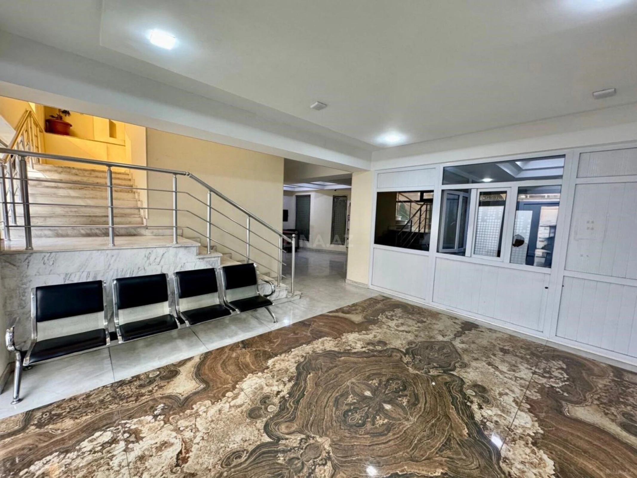 Kirayə verilir obyekt 2200 m²