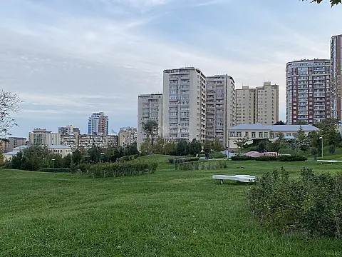 Satılır 3 otaqlı mənzil 147 m²