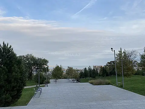 Satılır 3 otaqlı mənzil 147 m²