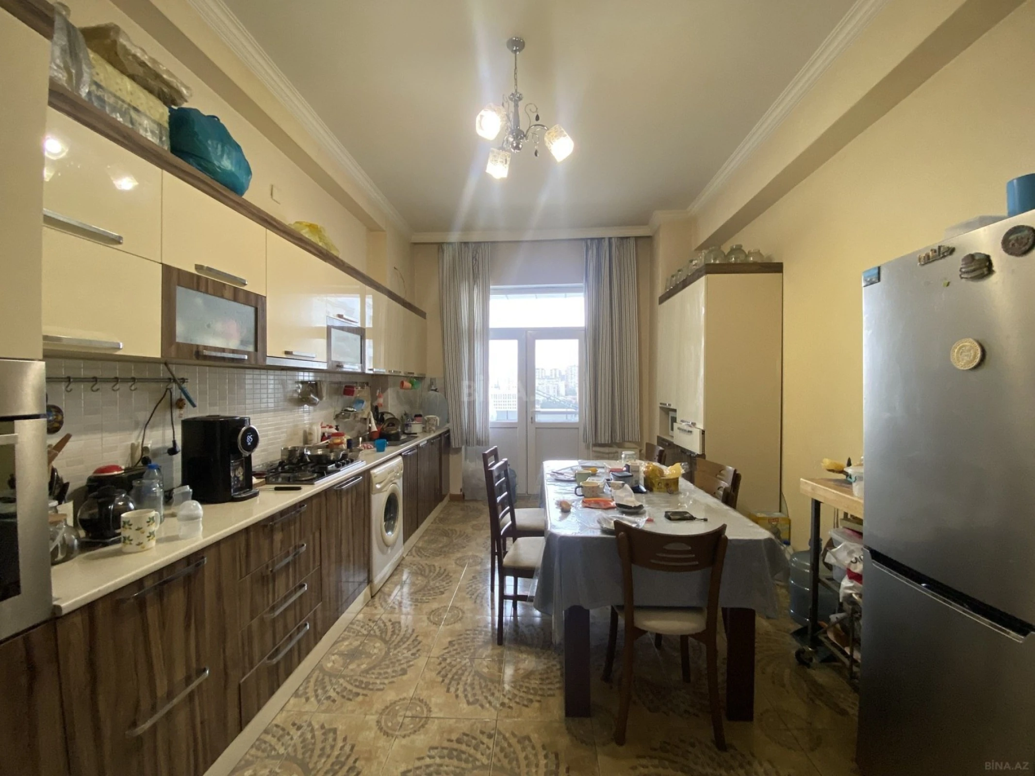 Satılır 3 otaqlı mənzil 147 m²